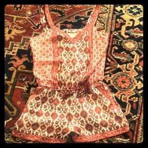 Romper red and white pattern